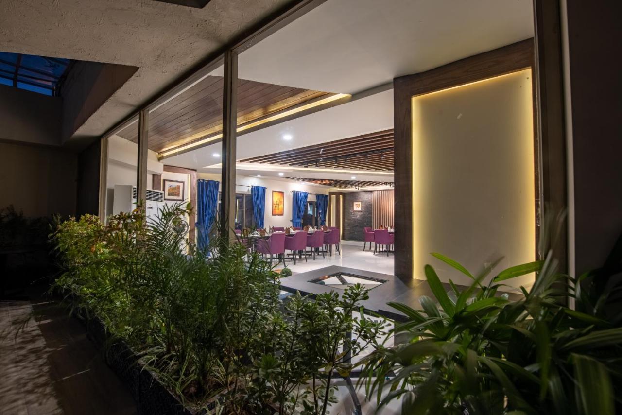 Legend Hotel Исламабад Экстерьер фото