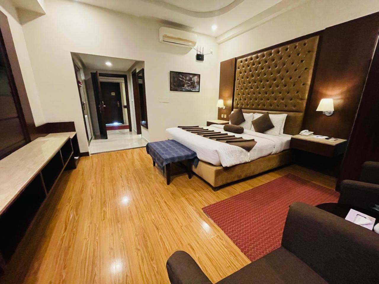 Legend Hotel Исламабад Экстерьер фото