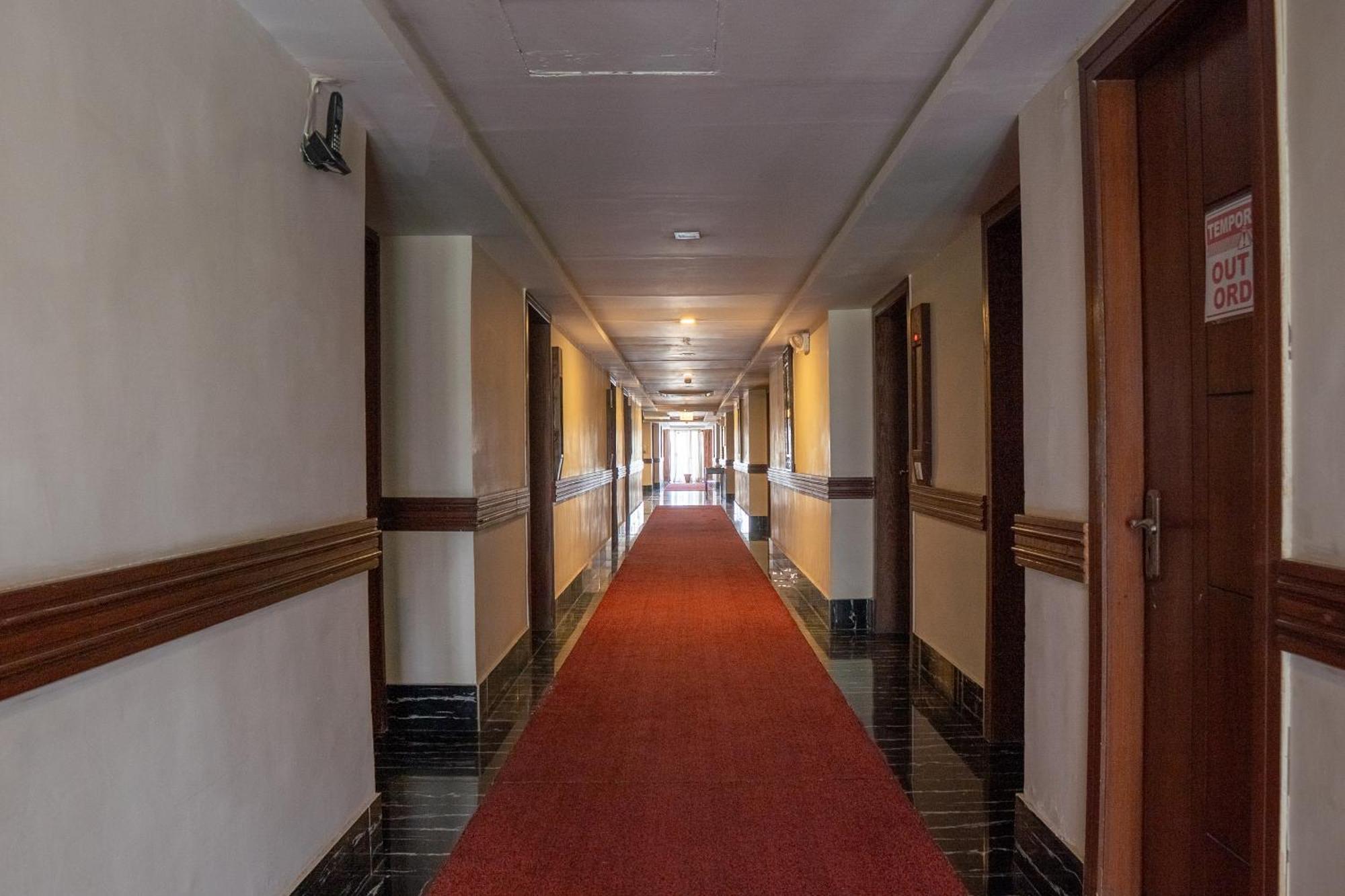 Legend Hotel Исламабад Экстерьер фото